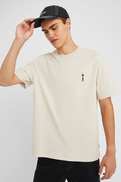 T-shirt broderie poitrine