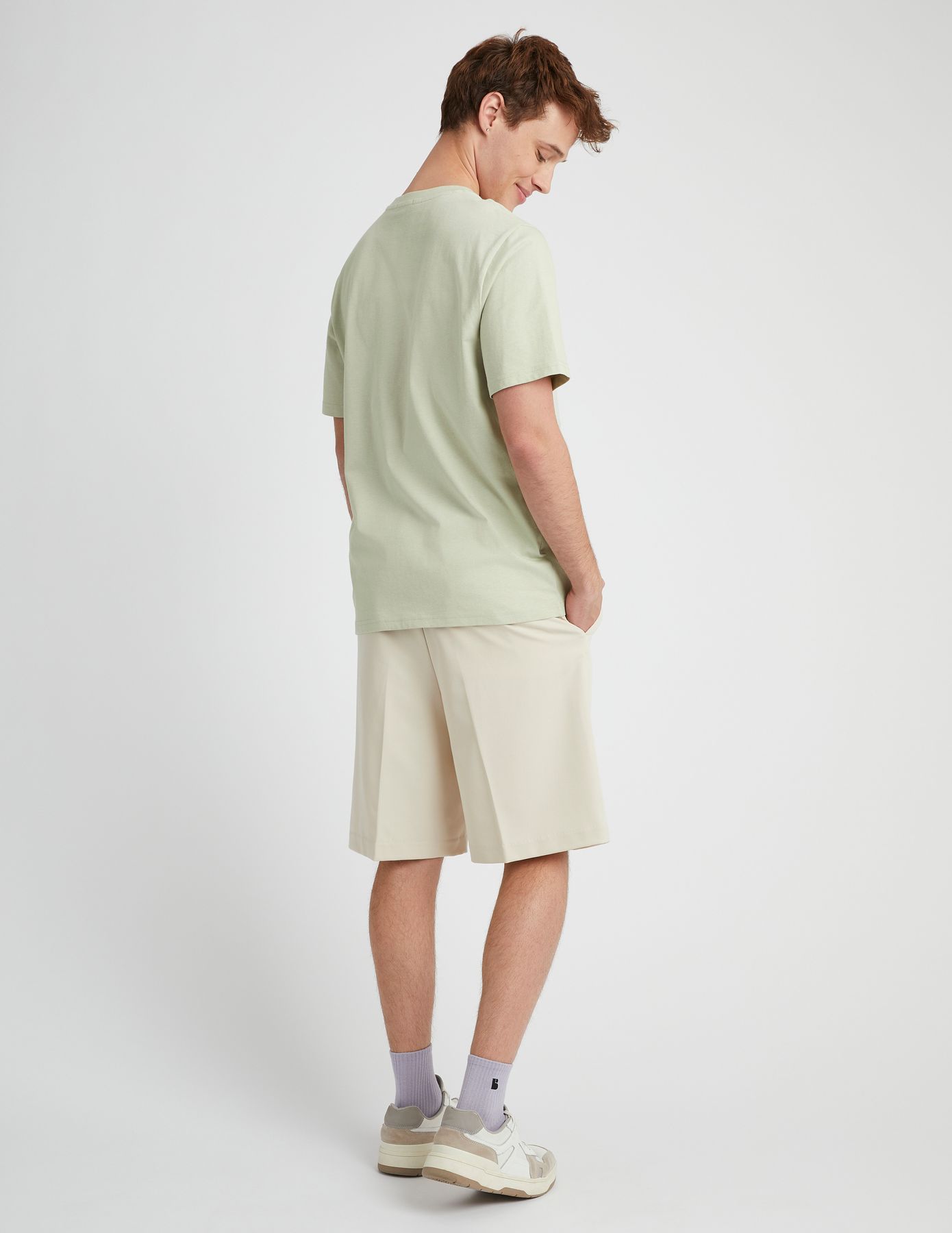 T-shirt broderie poitrine