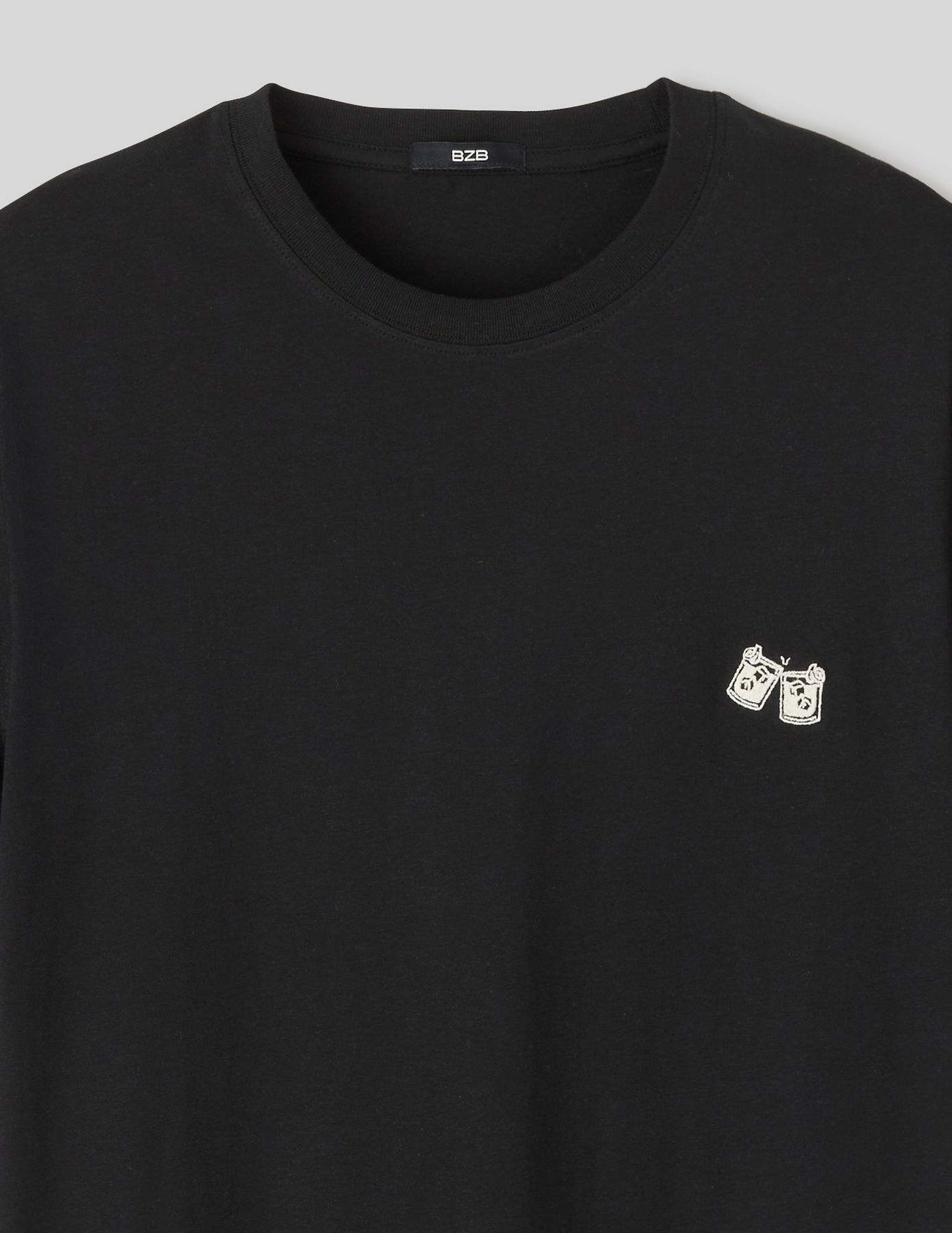 T-shirt brodé
