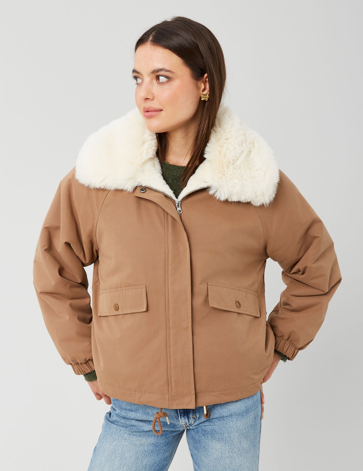Blouson col mati&egrave;re duveteuse