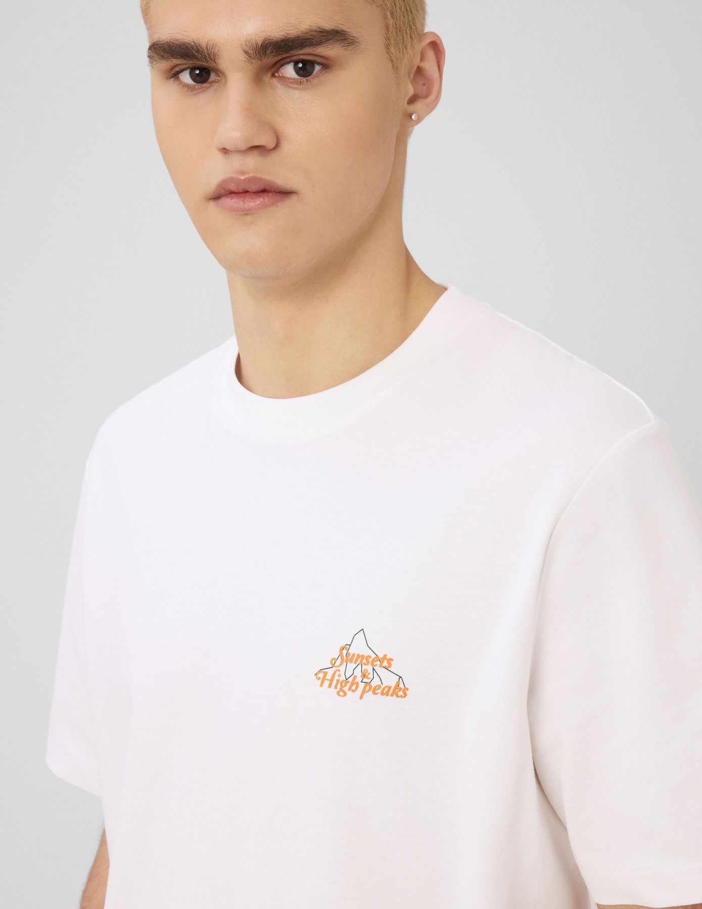 T-shirt imprim&eacute; poitrine