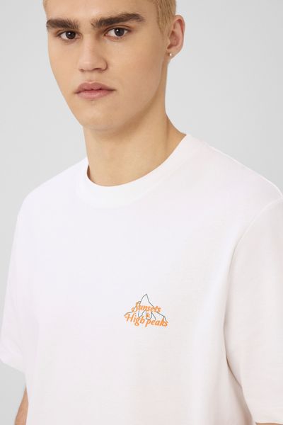 T-shirt imprim&eacute; poitrine