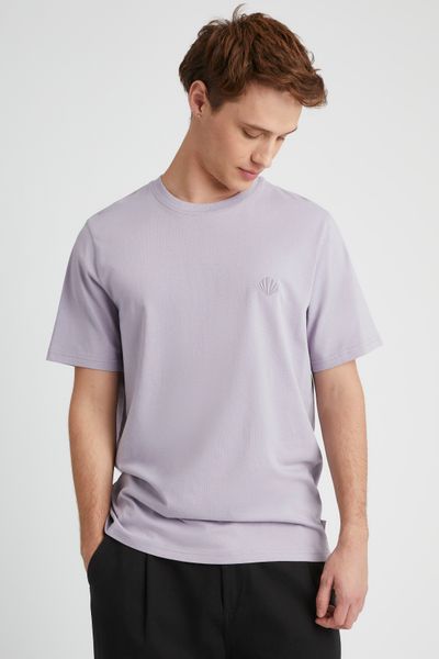 T-shirt broderie poitrine