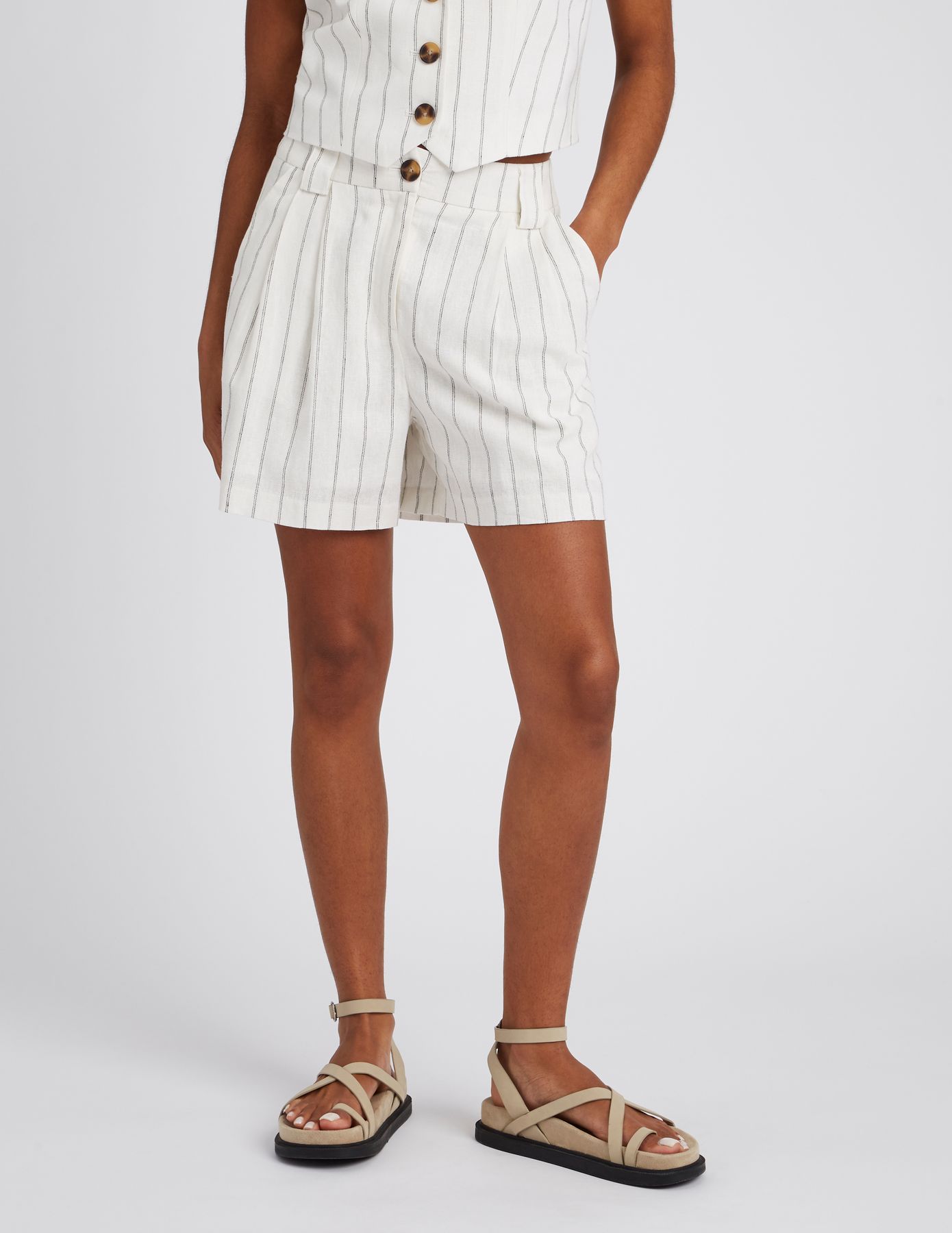Short rayé en lin