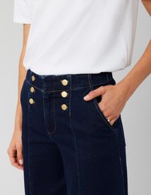 Jean d&eacute;tail boutons dor&eacute;s