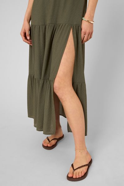 Robe longue &agrave; d&eacute;coupes dans le dos