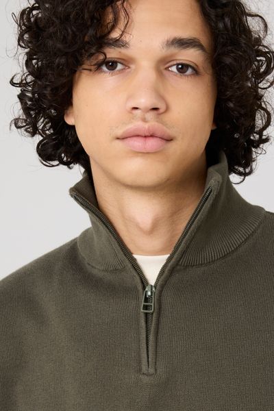 Pull col montant zippé