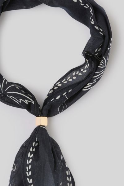 Foulard fin