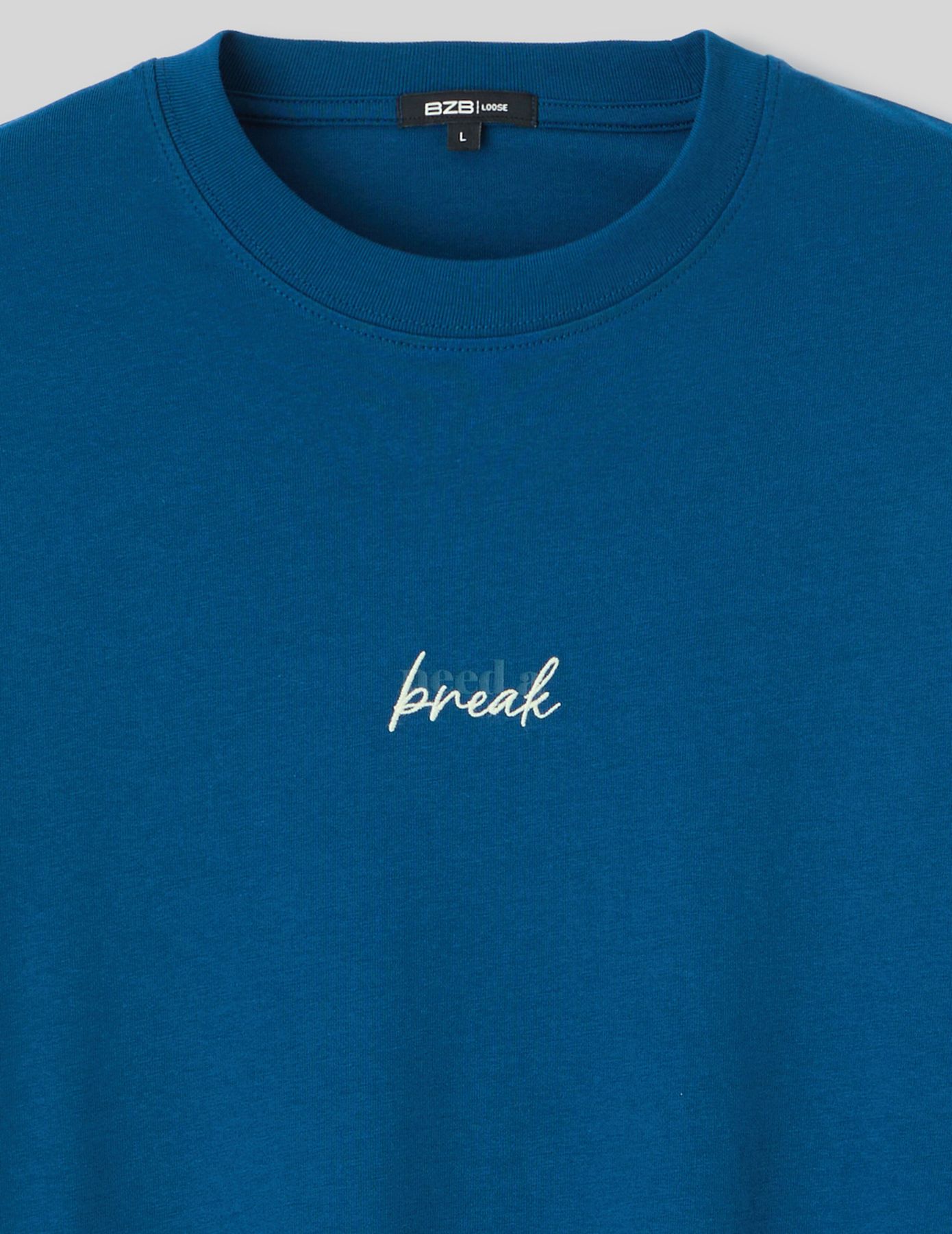 T-shirt broderie poitrine