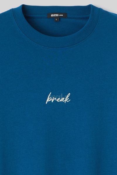 T-shirt broderie poitrine