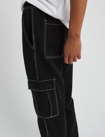 Pantalon cargo &agrave; surpiq&ucirc;res