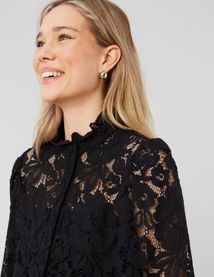 Chemise en dentelle