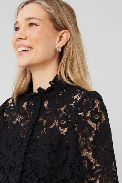 Chemise en dentelle