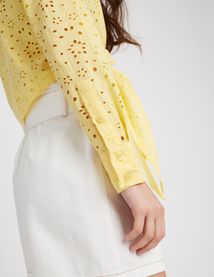 Chemise à nouer en broderie anglaise