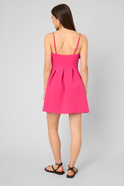 Robe courte &agrave; fines bretelles