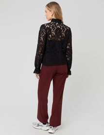 Chemise en dentelle