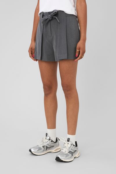 Short ceintur&eacute;