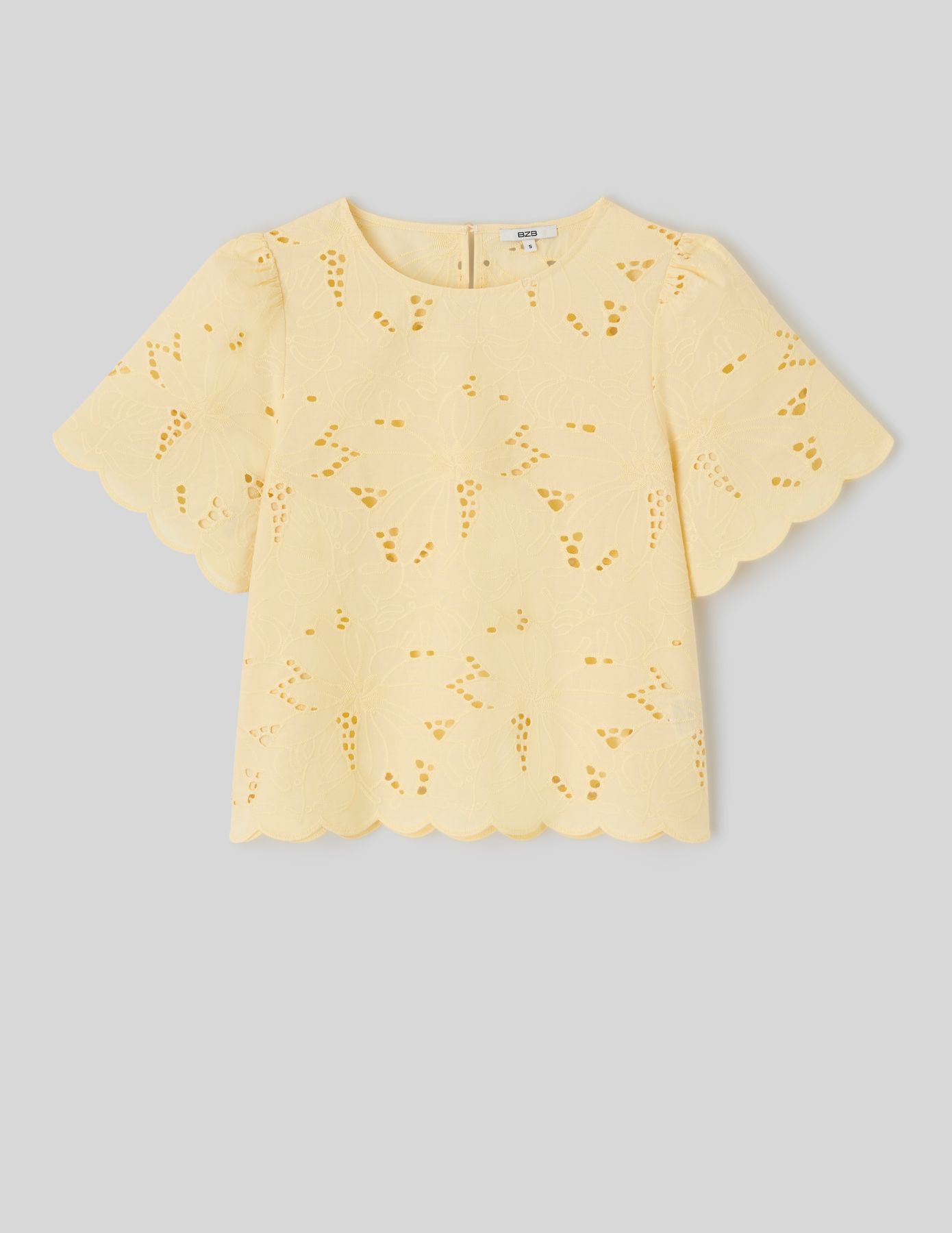 Blouse en broderie anglaise