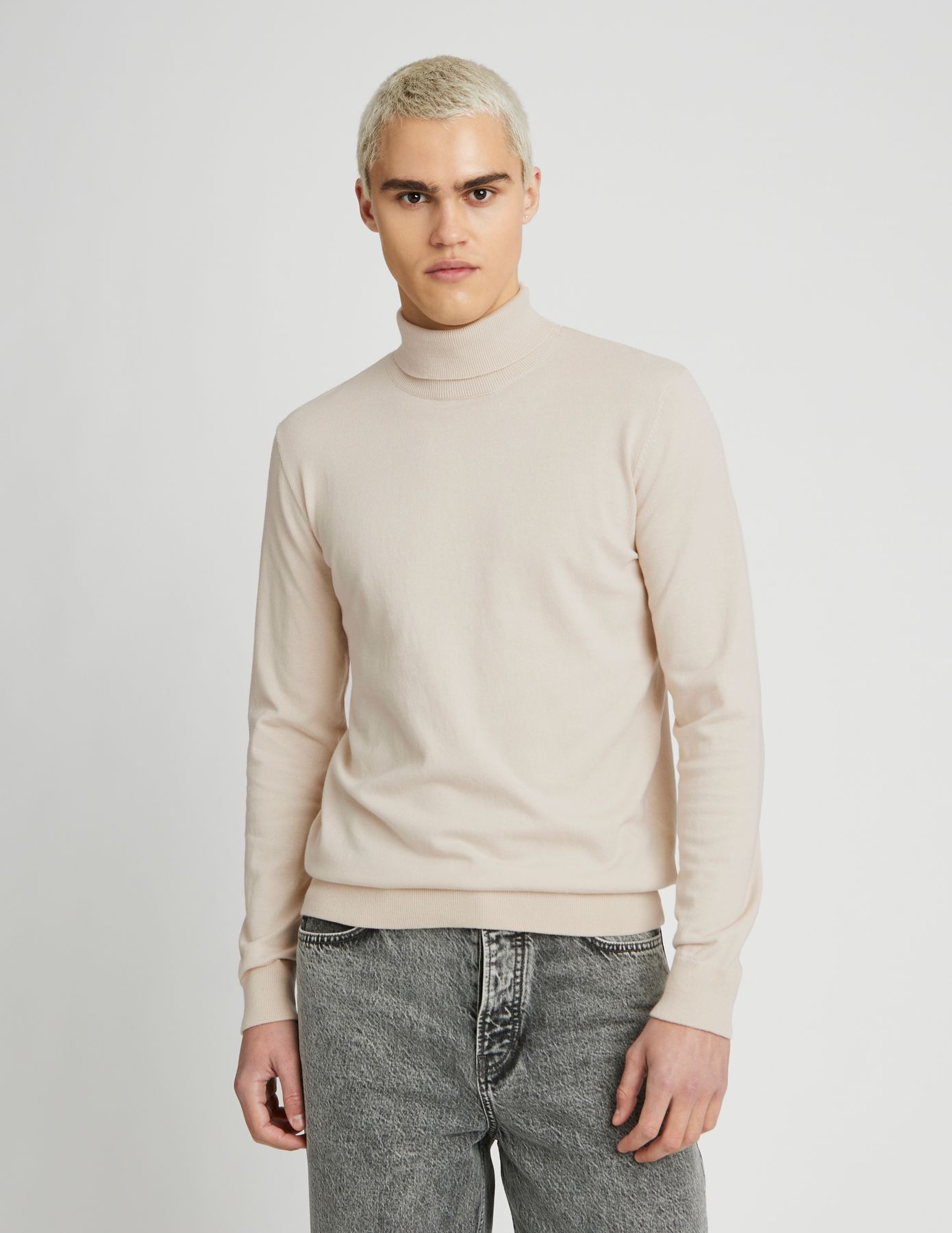 Pull col roulé