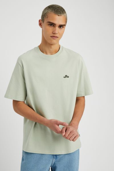 T-shirt broderie poitrine