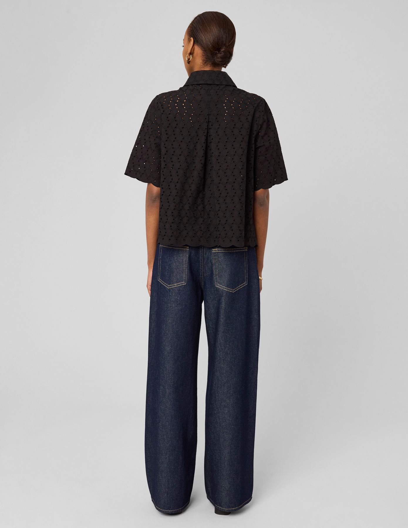 Chemisette en broderie anglaise