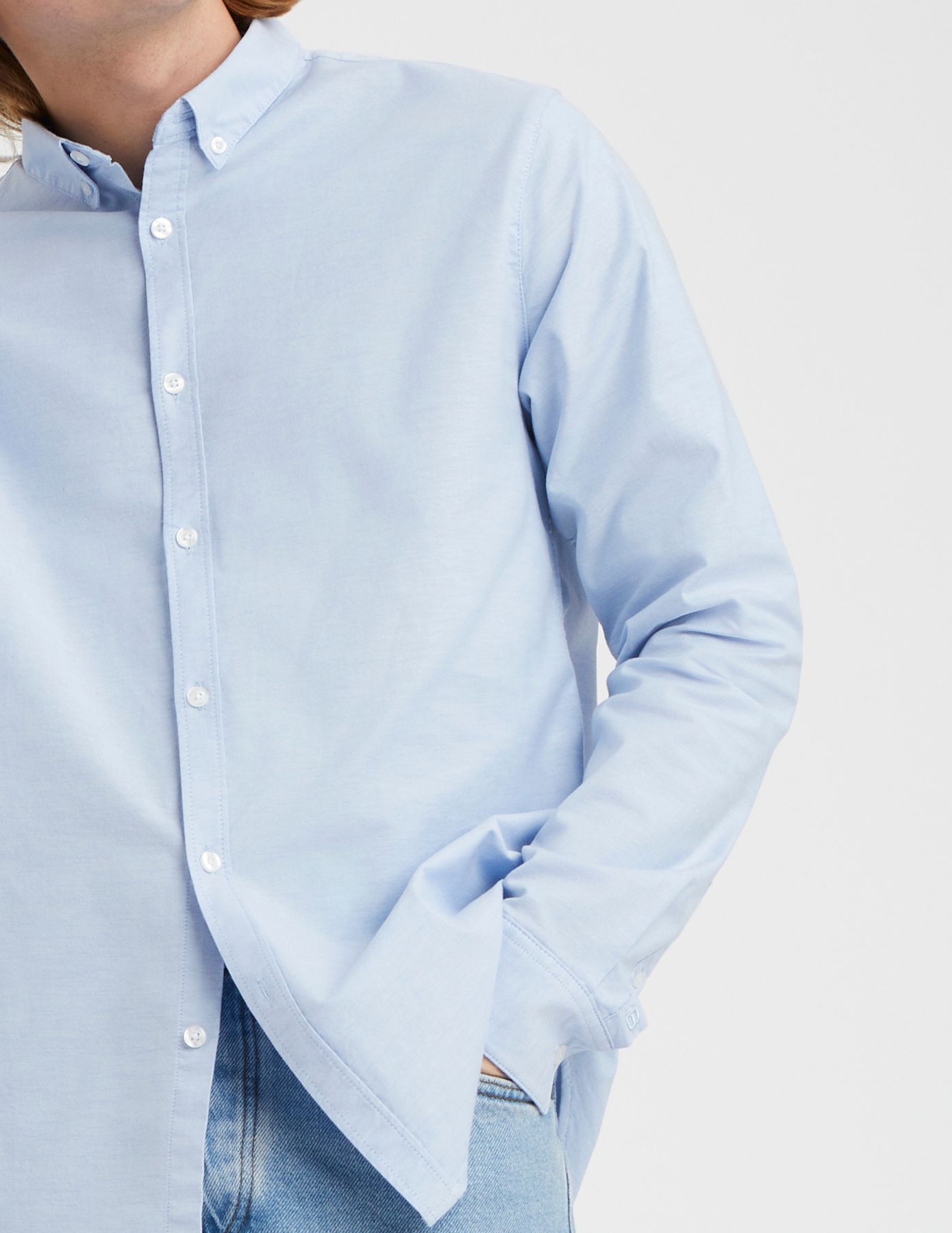 Chemise unie ajust&eacute;e