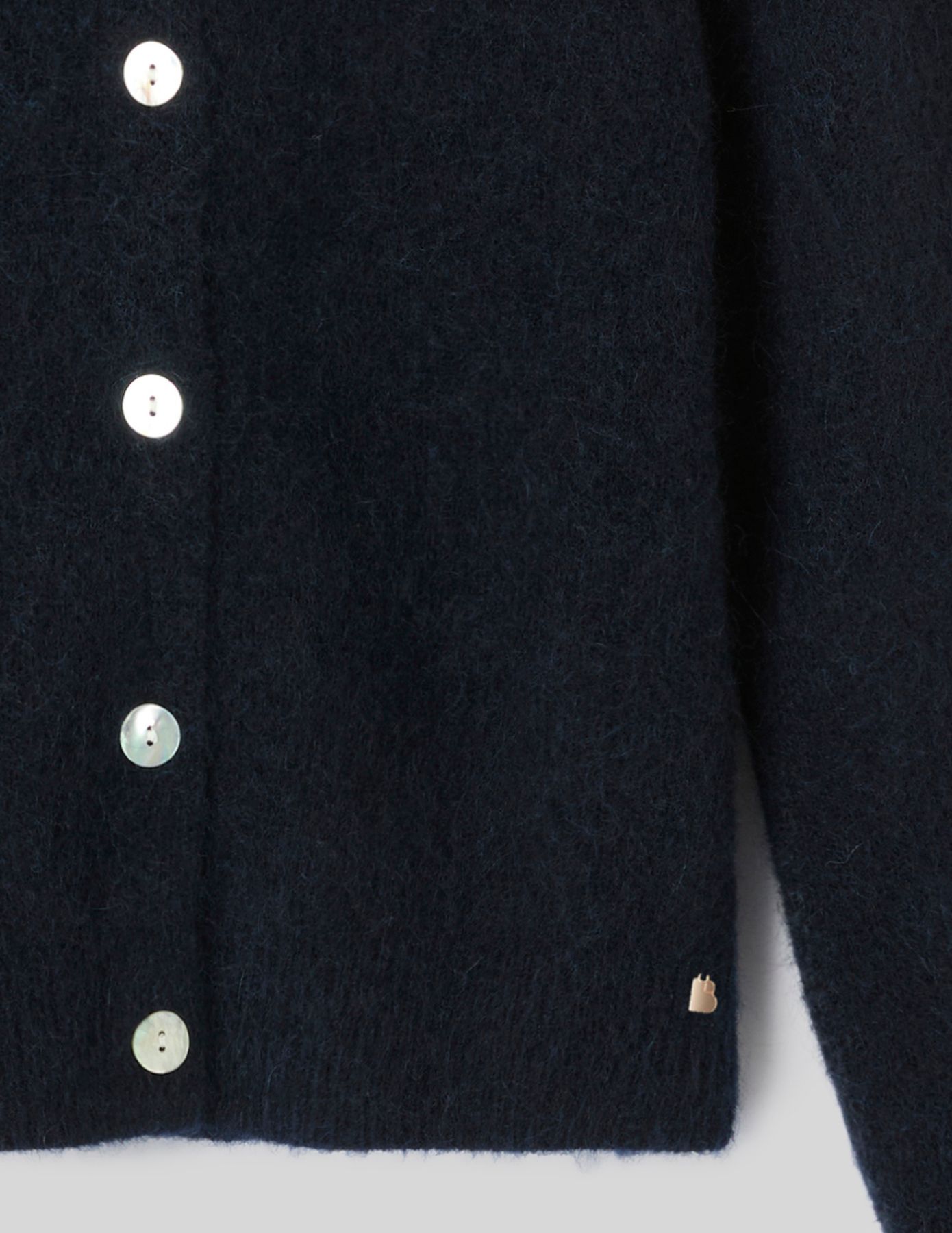 Gilet boutonn&eacute; col rond
