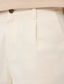 Bermuda chino &agrave; plis