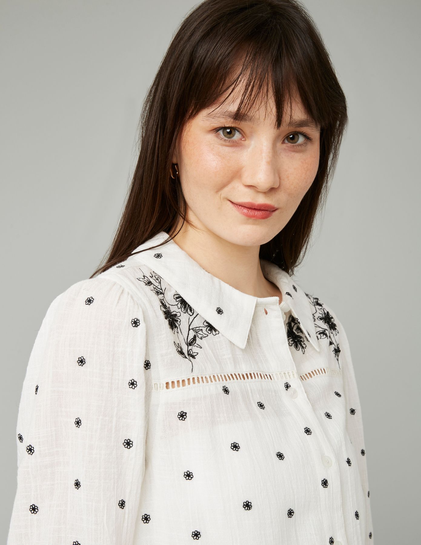 Blouse brodée