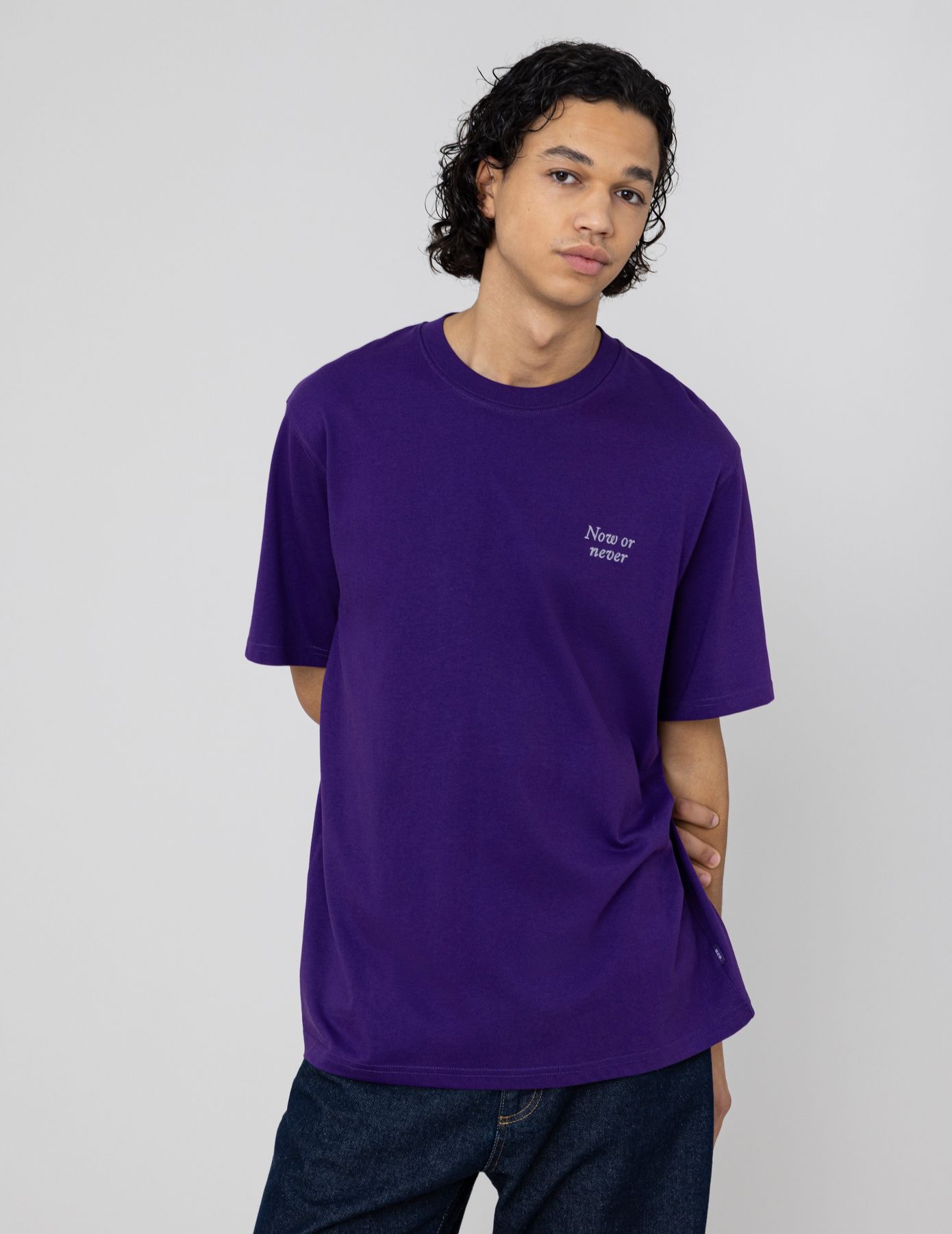 T-shirt broderie poitrine