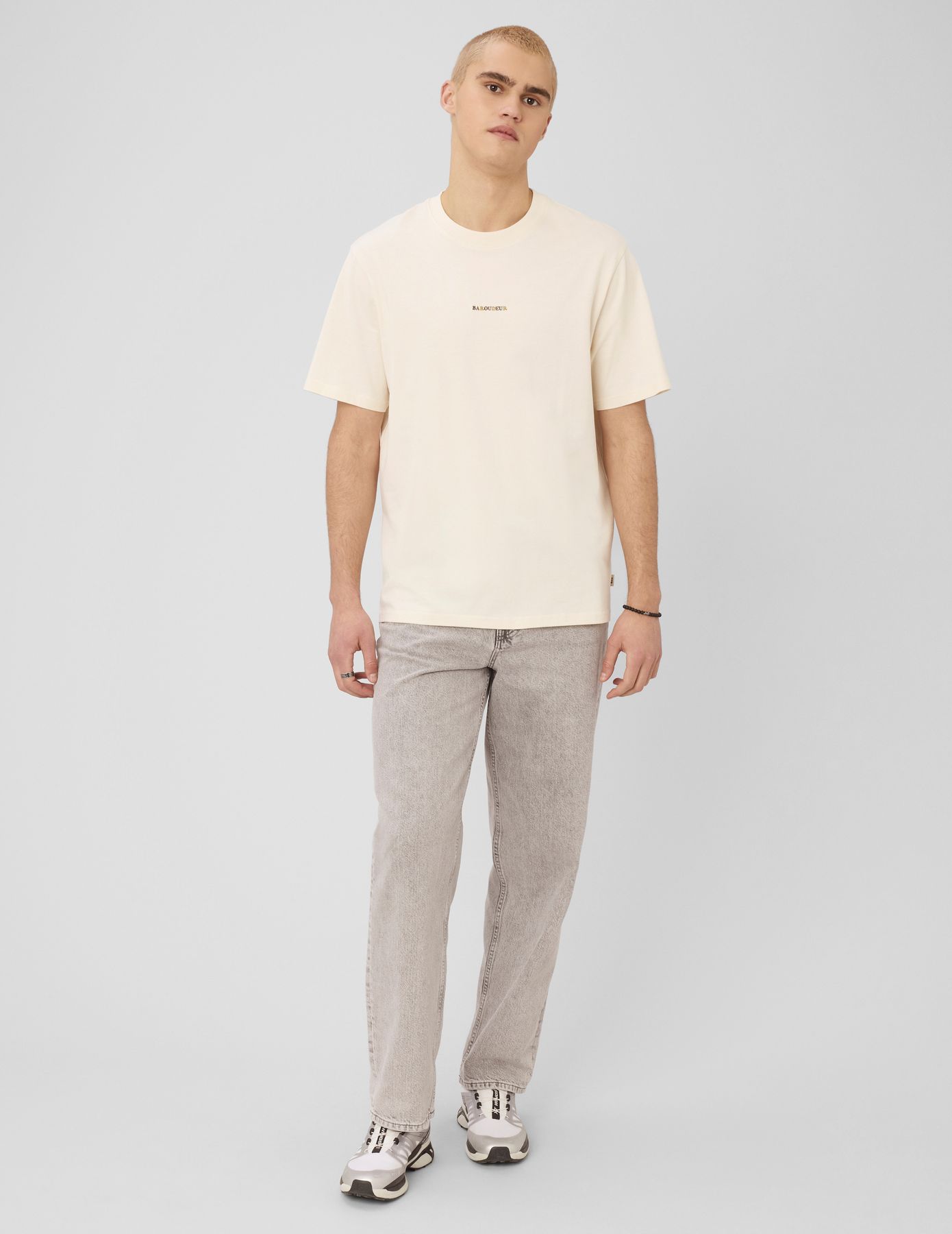 T-shirt broderie poitrine