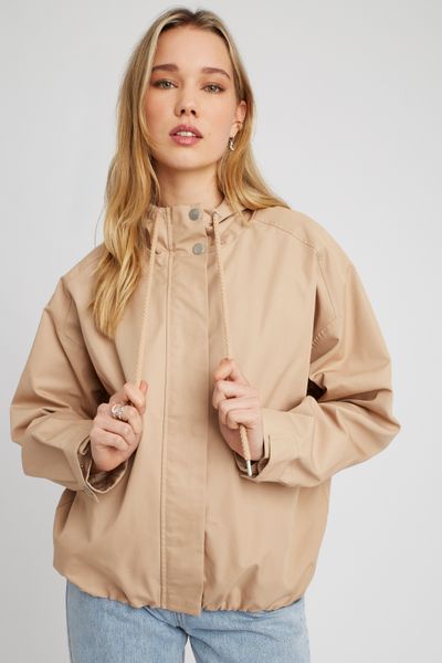 Blouson court à capuche