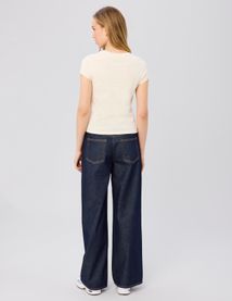 T-shirt baby tee imprim&eacute; poitrine