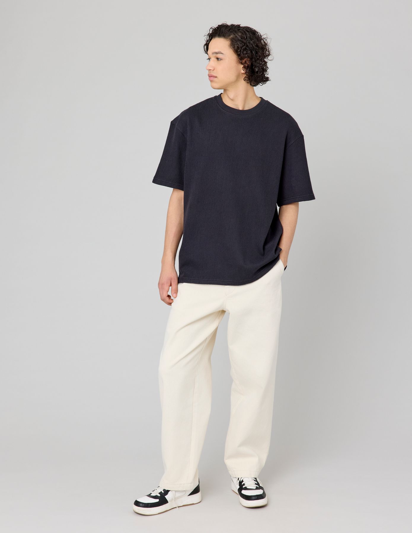 T-shirt reliéfé