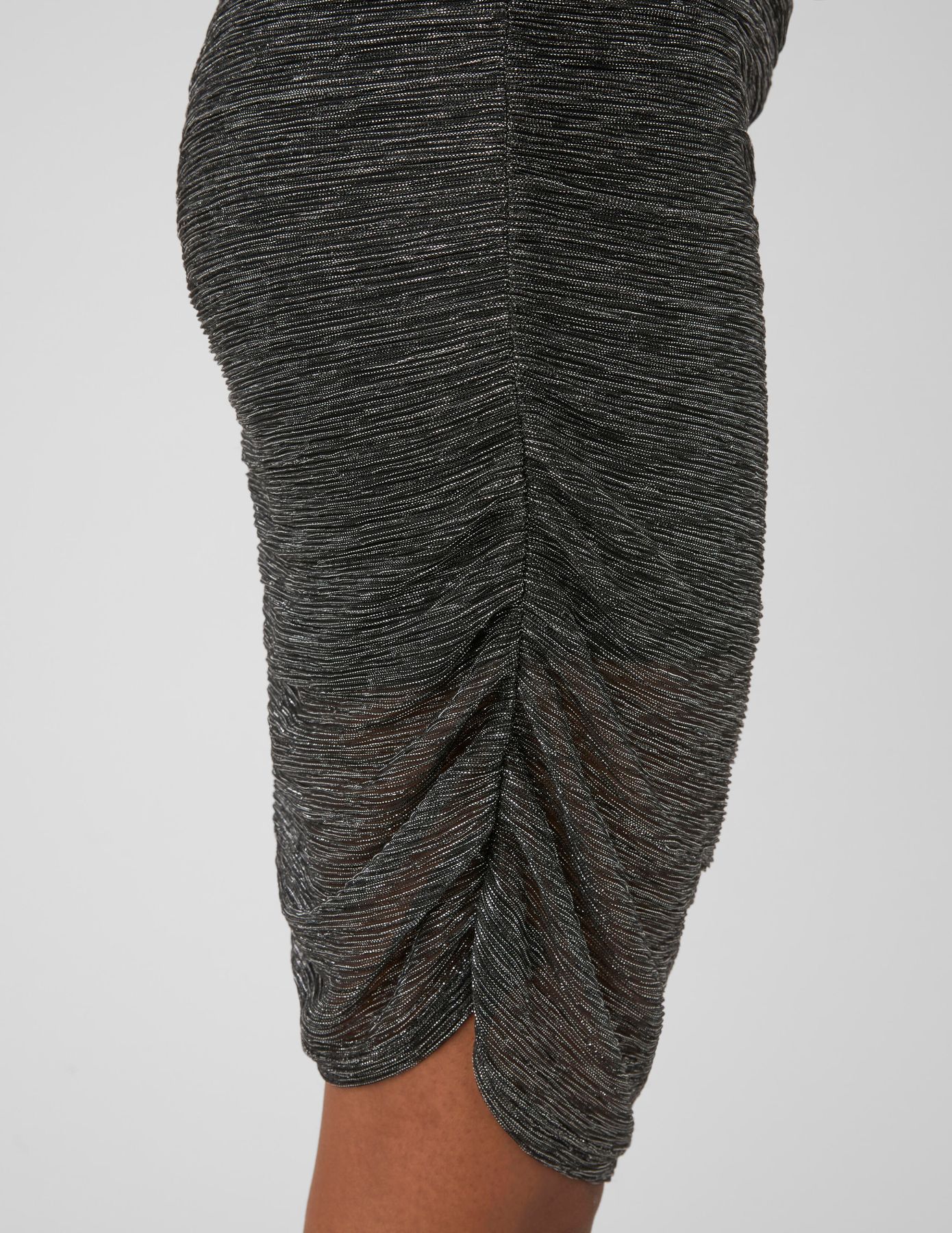 Robe courte drap&eacute;e