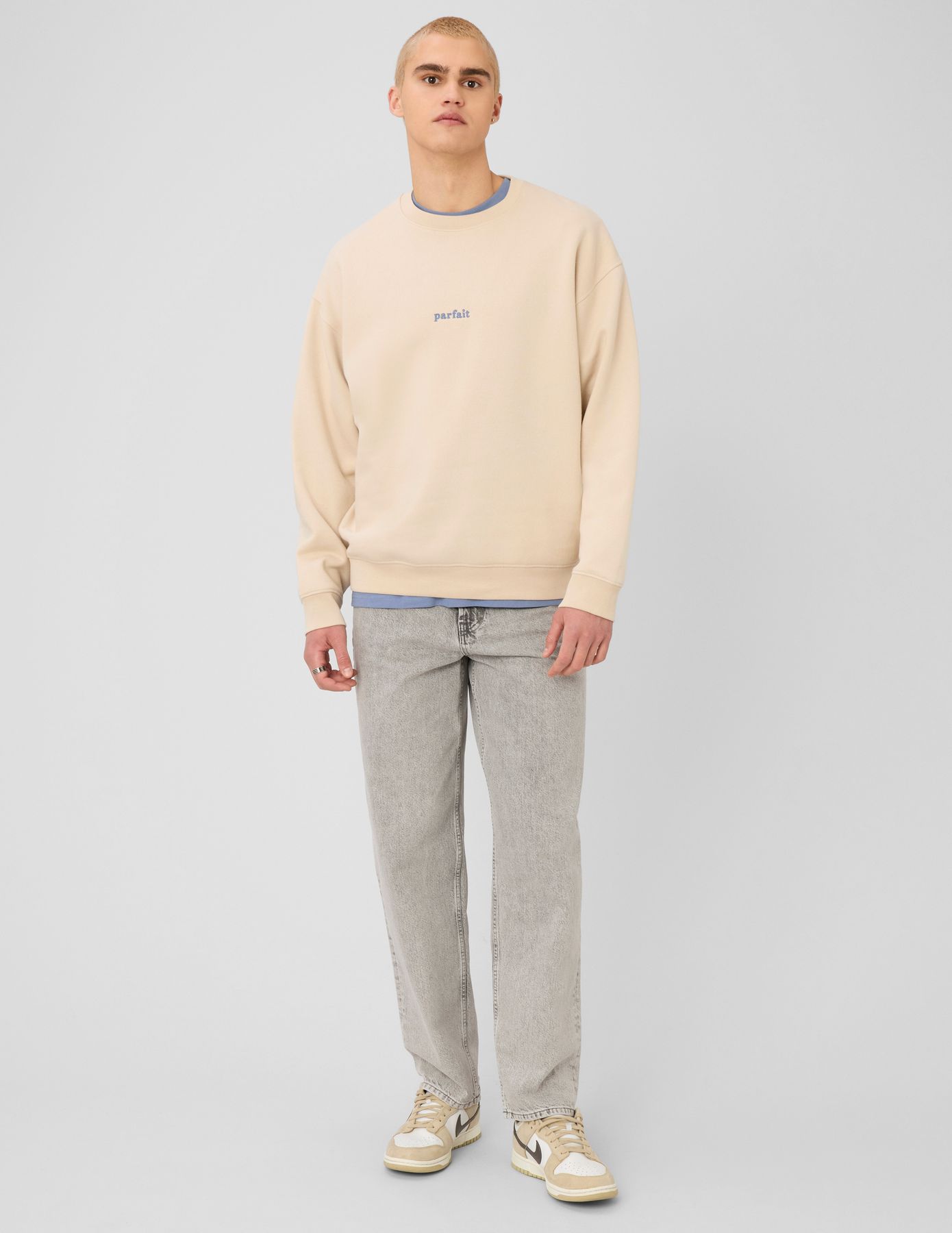 Sweat col rond broderie poitrine