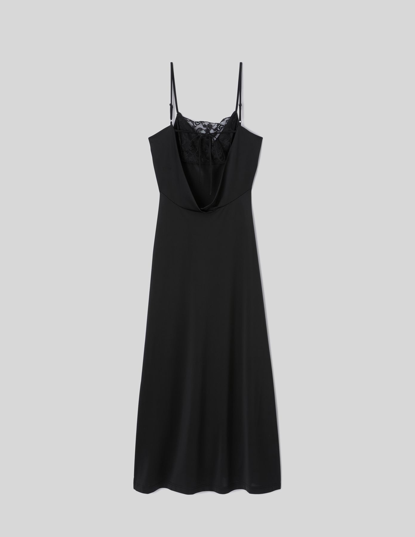 Robe longue avec empi&egrave;cements en dentelle
