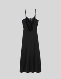 Robe longue avec empi&egrave;cements en dentelle