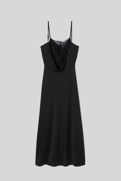 Robe longue avec empi&egrave;cements en dentelle