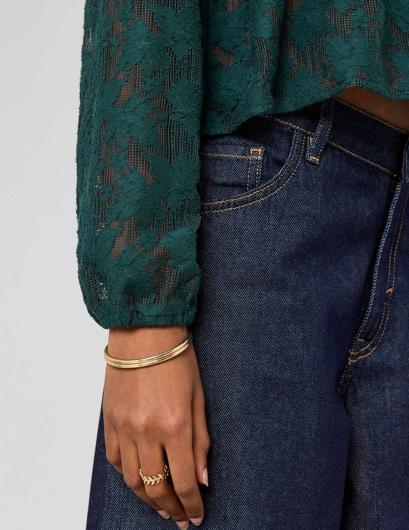 T-shirt en crochet &agrave; nouer