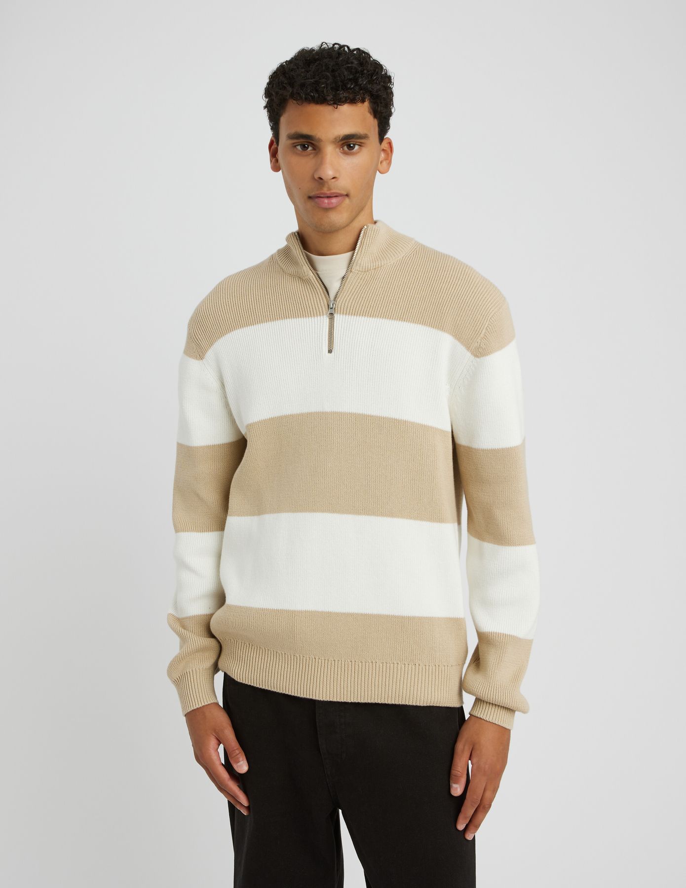 Pull ray&eacute; col montant zipp&eacute;