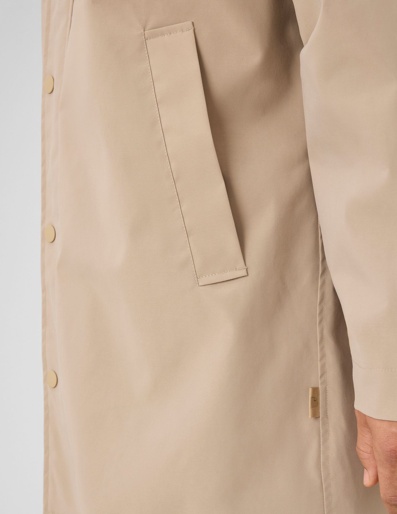 Parka l&eacute;g&egrave;re &agrave; capuche