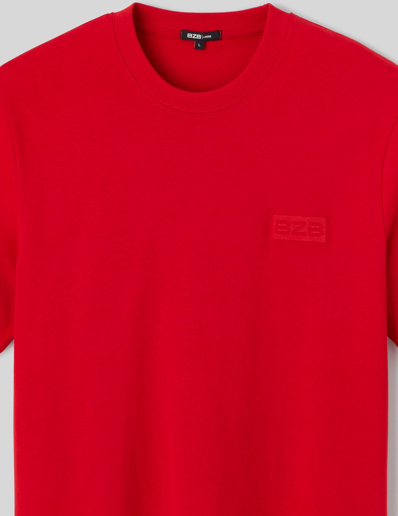 T-shirt broderie poitrine