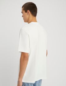 T-shirt broderie poitrine