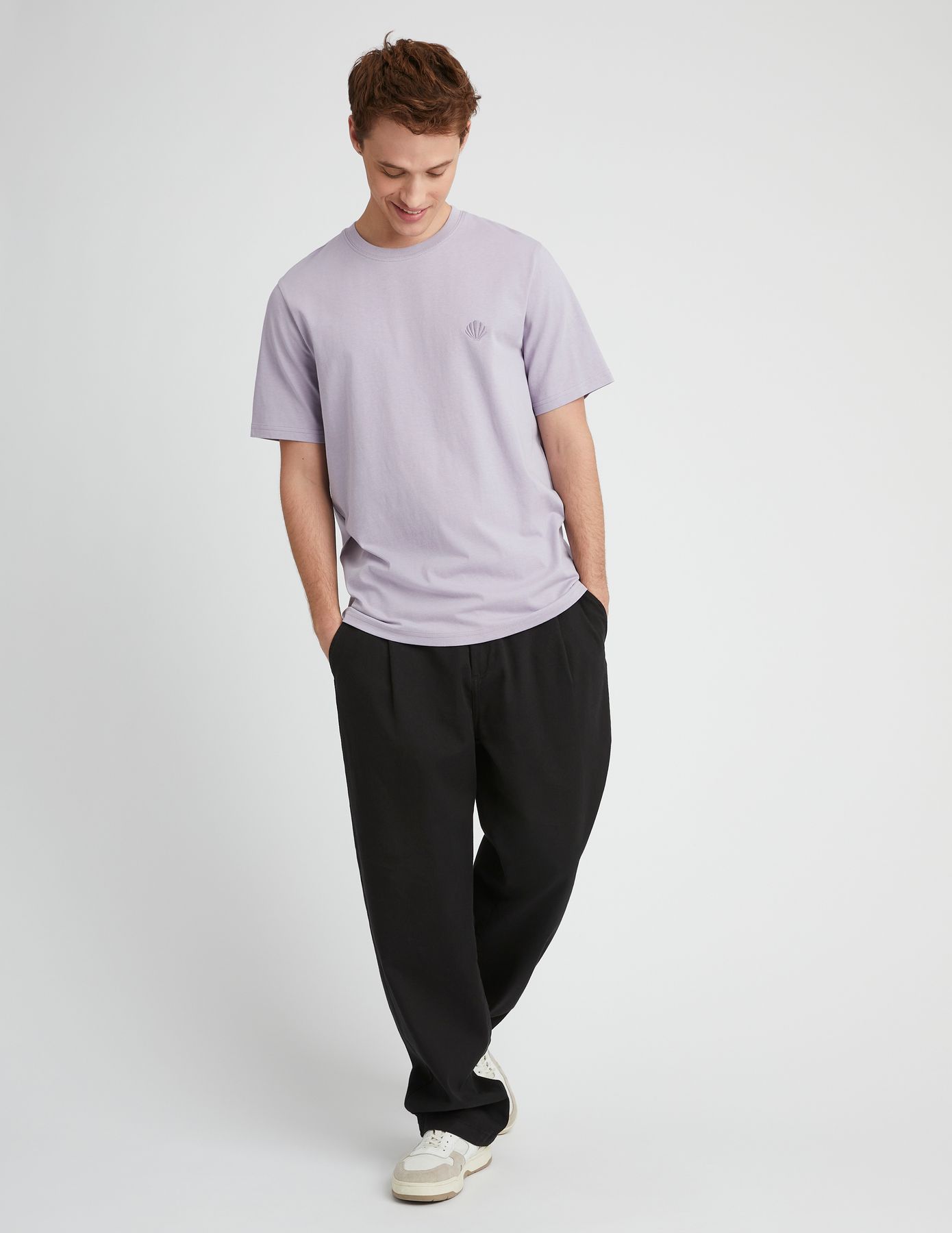 T-shirt broderie poitrine