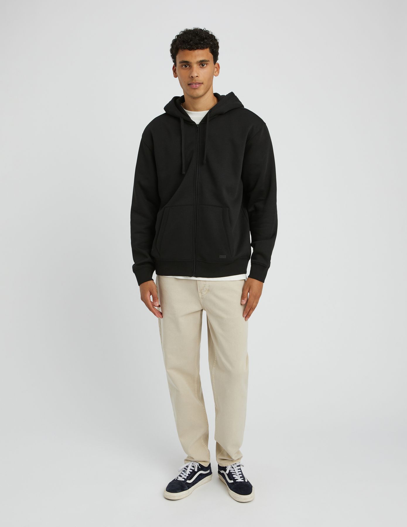 Sweat zippé à capuche
