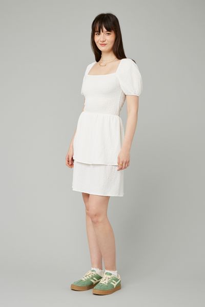 Robe courte à volants