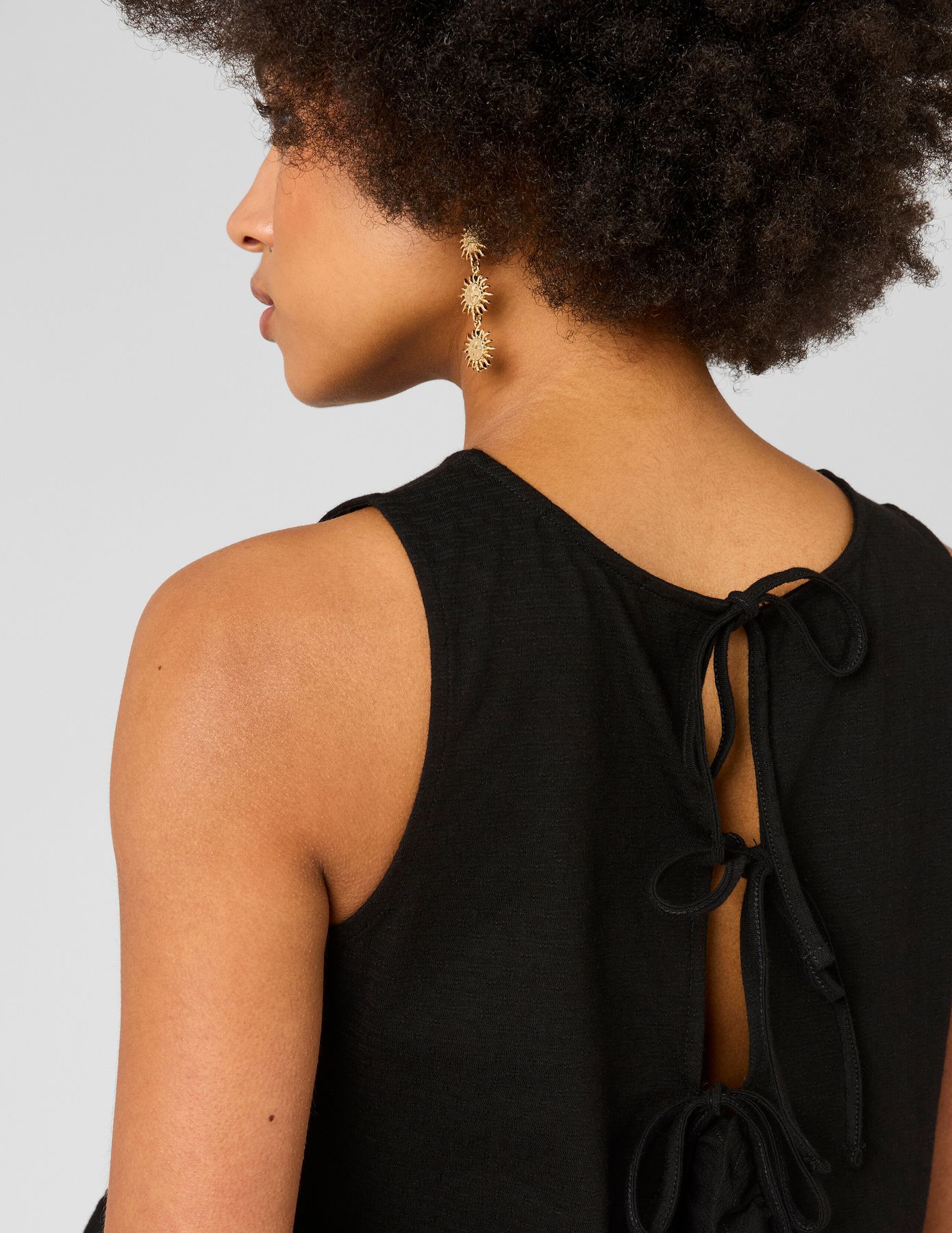 Top avec n&oelig;uds au dos