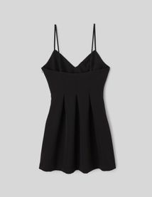 Robe courte &agrave; fines bretelles