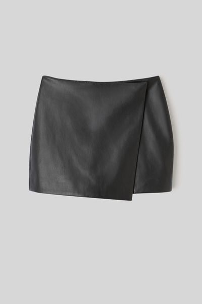 Jupe short en tissu enduit
